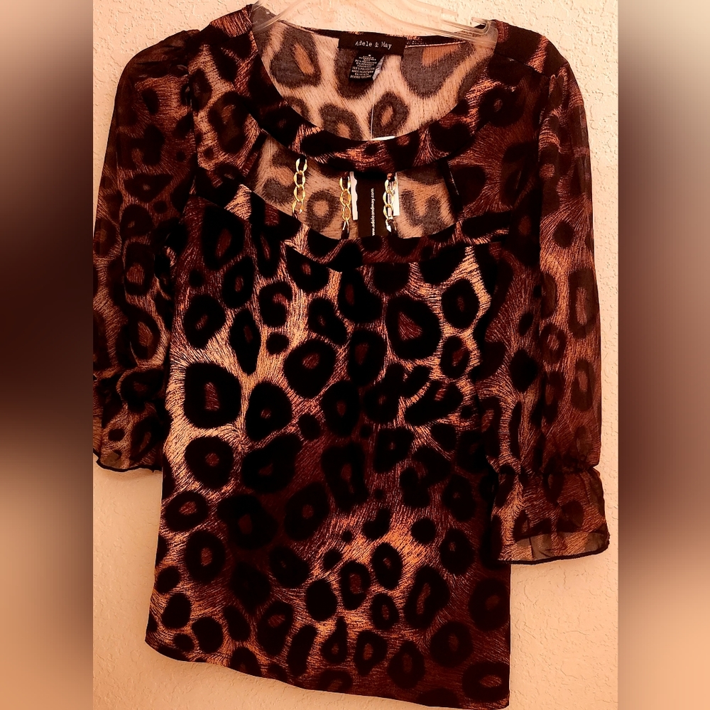 ADELE AND MAY Leopard Print Women's Shirt. SIZE Small